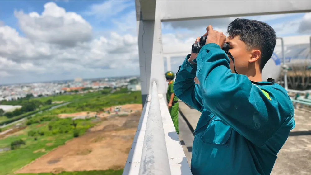Lập trạm quan sát, xử lý người thả diều gần sân bay Tân Sơn Nhất