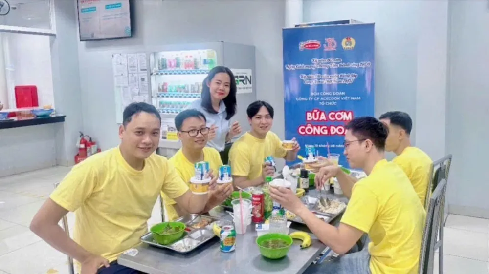 Nâng phúc lợi, tăng đối thoại với người lao động