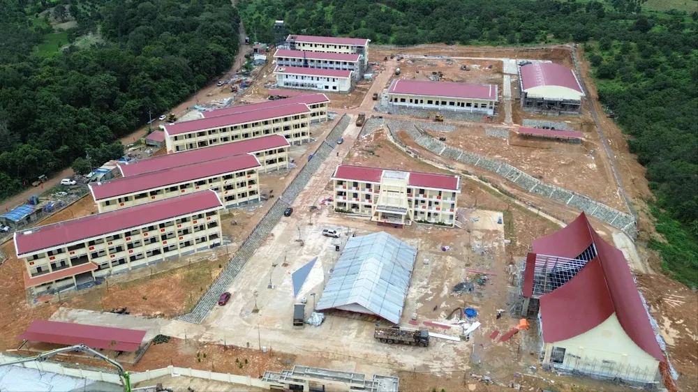 Gia Lai: Xuyên lễ lắp thiết bị cho trường nội trú biên giới
