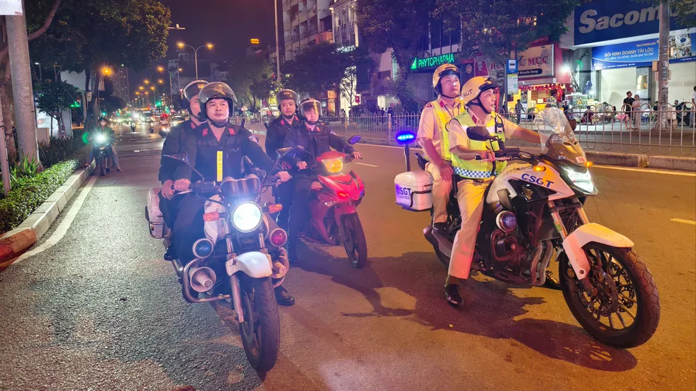 Đêm trắng vì phố phường bình yên 