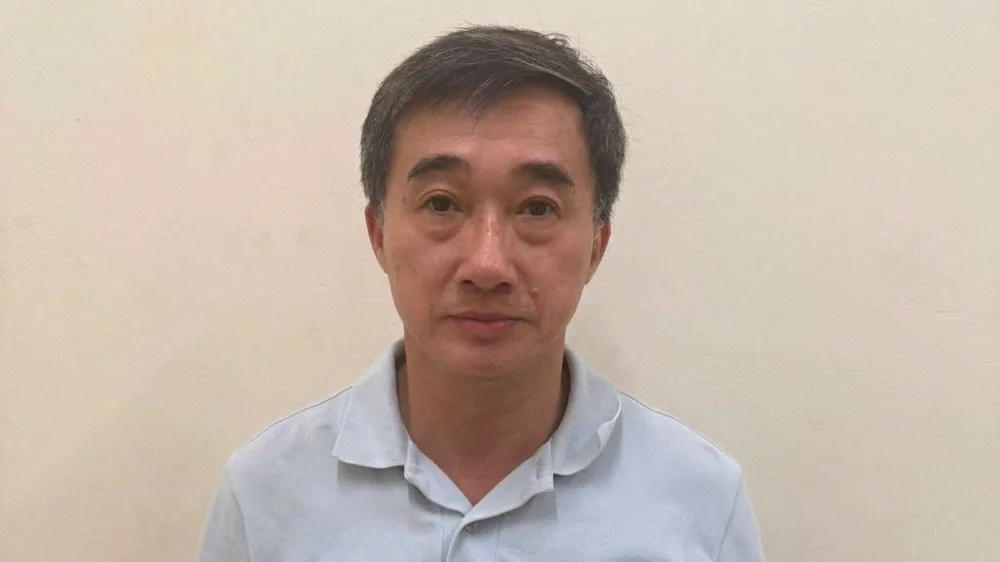 Khởi tố Thứ trưởng Bộ Y tế Trần Văn Thuấn về tội "Nhận hối lộ"