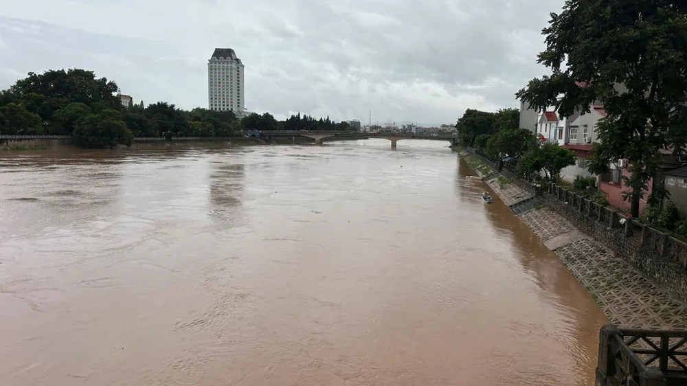 Nước trên các sông ở Phú Thọ, Ninh Bình, Thanh Hóa lên nhanh