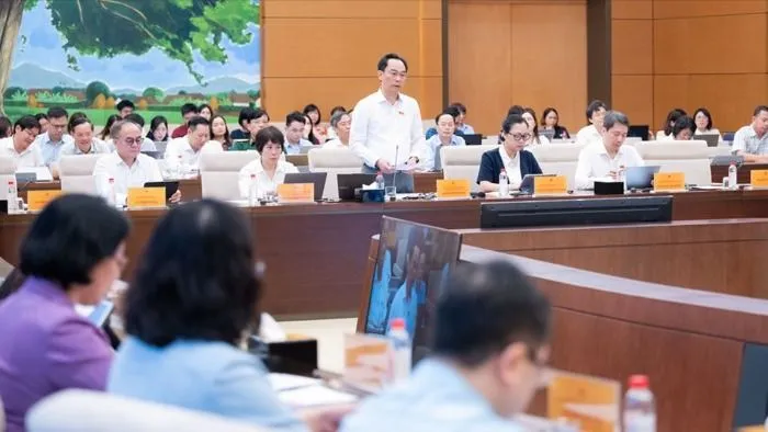 Bộ trưởng GD-ĐT rút kinh nghiệm, cam kết không tái diễn tình trạng thiếu sách giáo khoa
