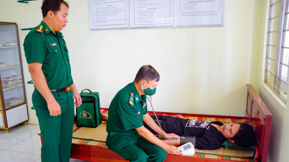 Cần Thơ: Kịp thời cứu 5 ngư dân gặp nạn