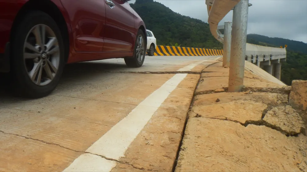 Quốc lộ 28B vừa nâng cấp đã xuất hiện sụt lún