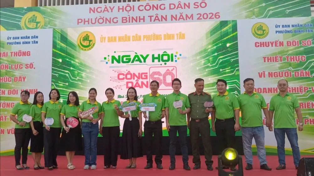 Gần 1.000 người tham dự Ngày hội Công dân số phường Bình Tân