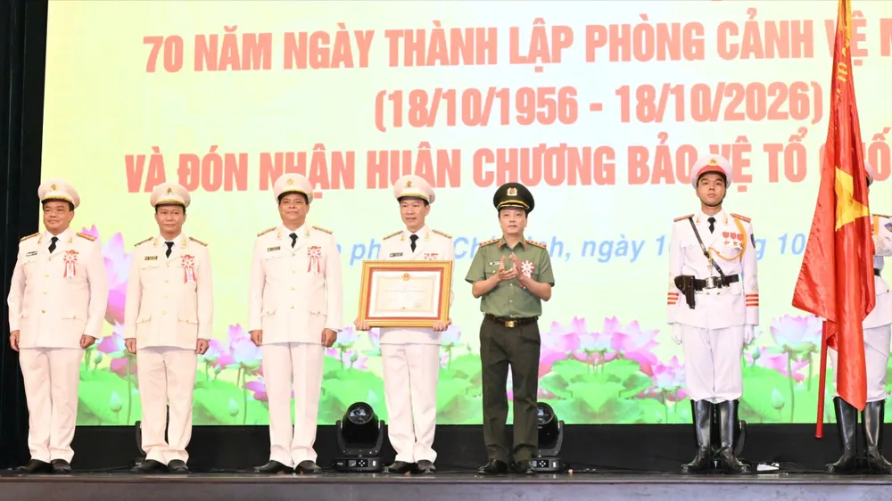 Xây dựng lực lượng cảnh vệ xứng đáng với danh hiệu "lá chắn thép"