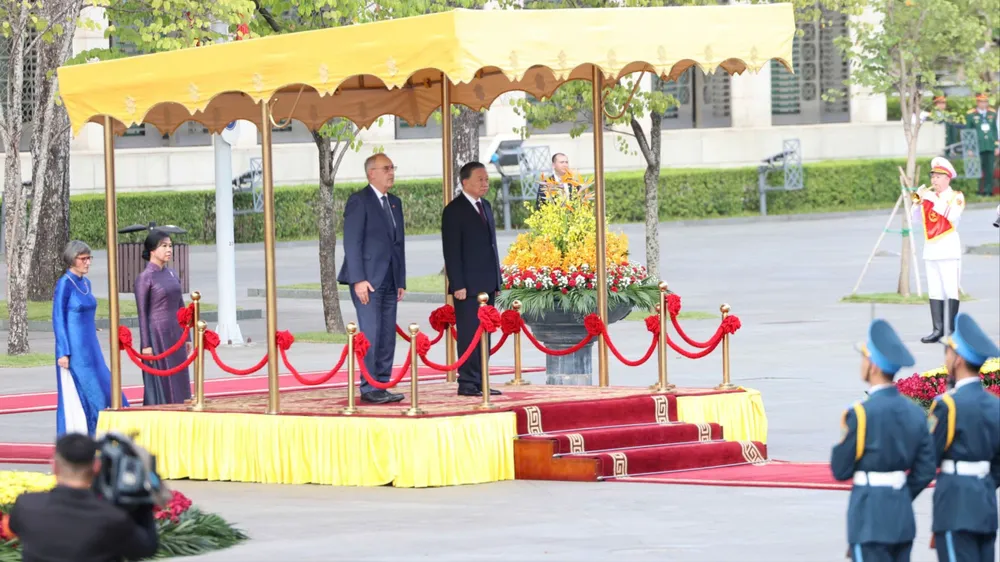 Tổng Bí thư, Chủ tịch nước Tô Lâm và Phu nhân chủ trì lễ đón Tổng thống Liên bang Thụy Sĩ Guy Parmelin và Phu nhân. Ảnh: QUANG PHÚC