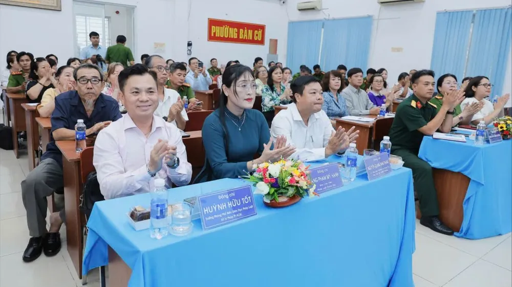 Sở Tư pháp TPHCM tuyên truyền Luật Phát triển đô thị tại phường Bàn Cờ