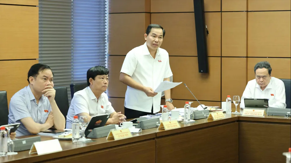 Chủ tịch Quốc hội Trần Thanh Mẫn phát biểu tại tổ ĐB TPHCM. Ảnh: QUANG PHÚC 