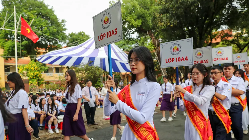 Lễ khai giảng tại một trường THPT ở TPHCM.