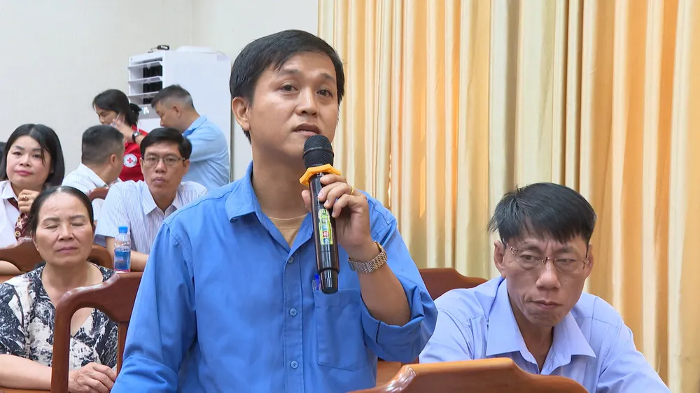 Cử tri phường Bến Cát (TPHCM) kiến nghị nhiều vấn đề liên quan đến dân sinh