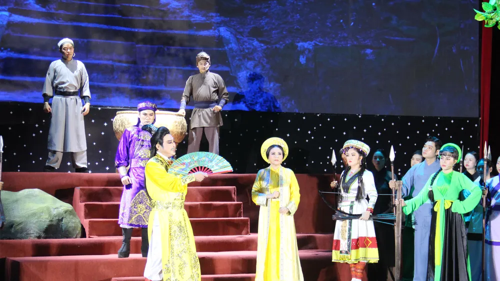 Giữ hồn dân tộc qua vở cải lương “Tiếng trống Mê Linh” 