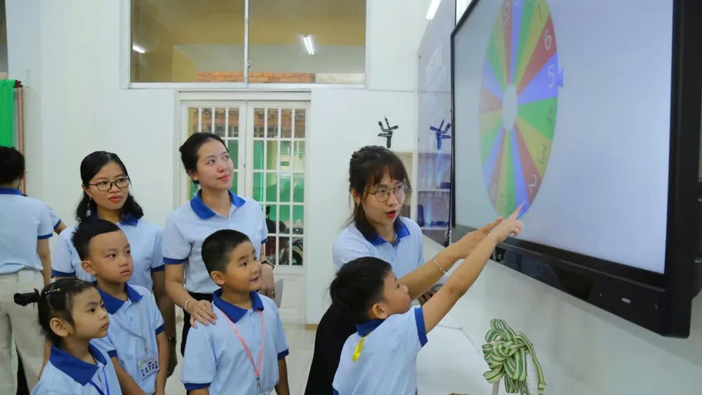 Trường học xây dựng quy định sử dụng AI ra sao?