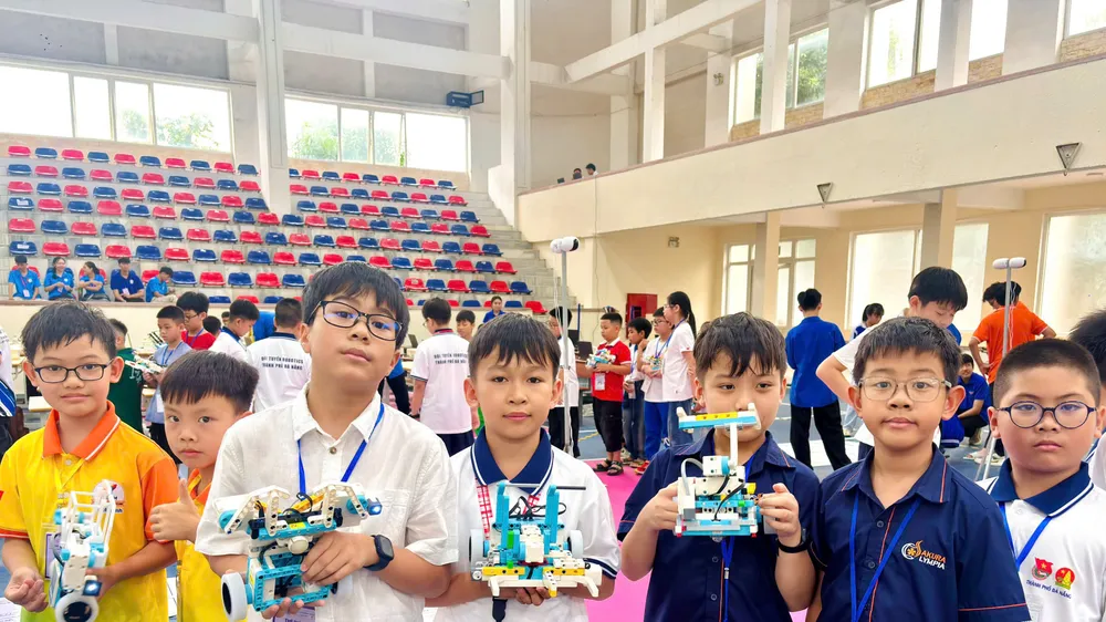 Gần 1.000 thí sinh tranh tài tại Vòng Khu vực Cuộc thi Sáng tạo Robotics 2026