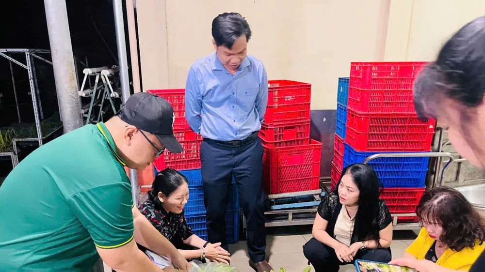 Nhiều trường mời phụ huynh giám sát đột xuất bữa ăn bán trú