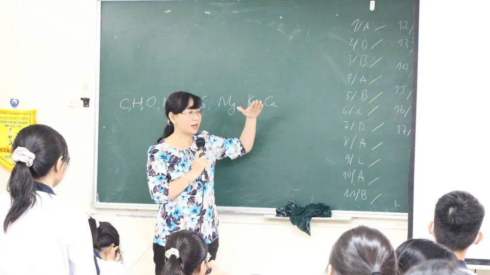 Rèn khả năng phản biện cho học sinh giỏi thời AI