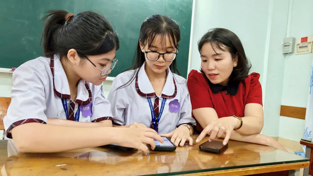 AI “bước” vào nghiên cứu khoa học cùng học sinh