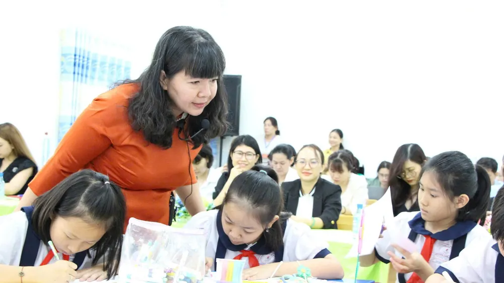 Đánh giá giáo viên theo KPI: Thang đo mới, rõ người, rõ việc
