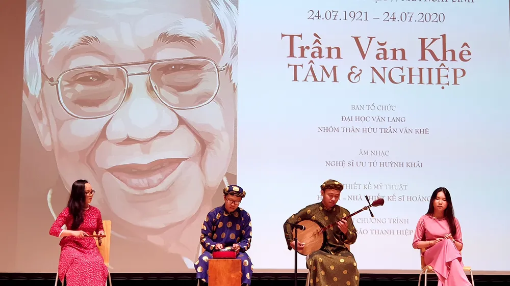 Tiết mục hòa tấu Ngẫu hứng chầu văn của giảng viên, sinh viên Nhạc viện TPHCM