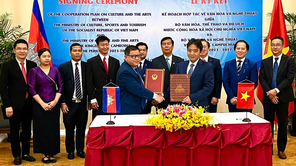 Ký kết hợp tác giao lưu văn hóa Việt Nam – Campuchia
