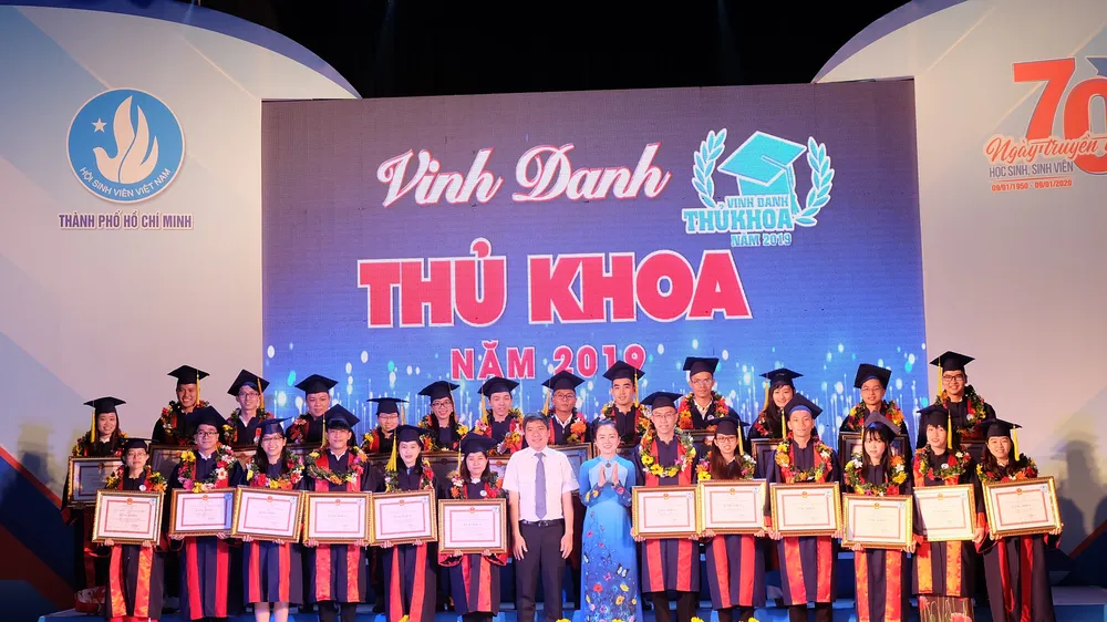 66 thủ khoa tại TPHCM được vinh danh 