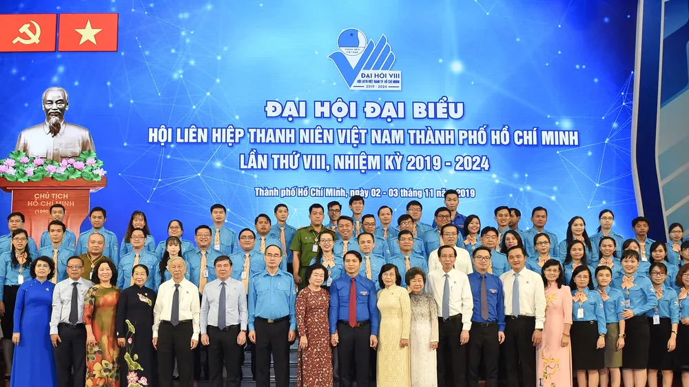 Bí thư Thành ủy TPHCM Nguyễn Thiện Nhân cùng các đồng chí lãnh đạo TPHCM, các đại biểu dự Đại hội Hội Liên hiệp Thanh niên Việt Nam TPHCM. Ảnh: VIỆT DŨNG