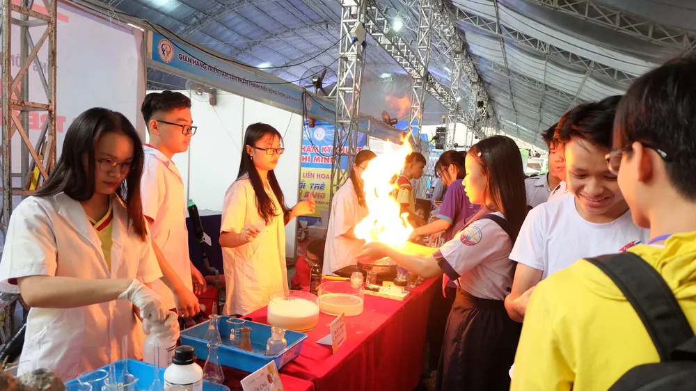 Hơn 30 gian hàng tham gia Liên hoan Tuổi trẻ sáng tạo lần 10