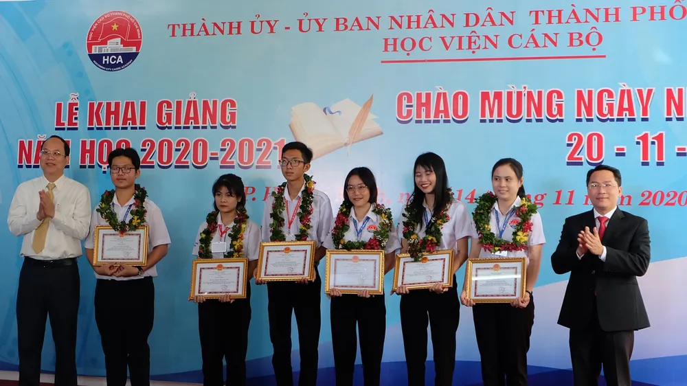 Học viện Cán bộ TPHCM khai giảng năm học mới