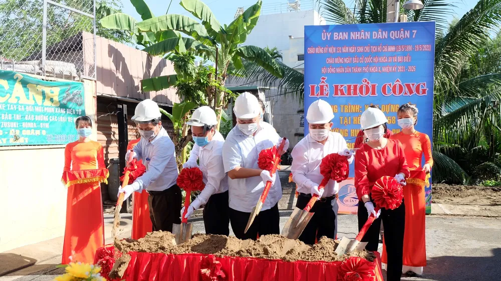 Hơn 10 tỷ đồng xây dựng 3 cây cầu dân sinh tại quận 7