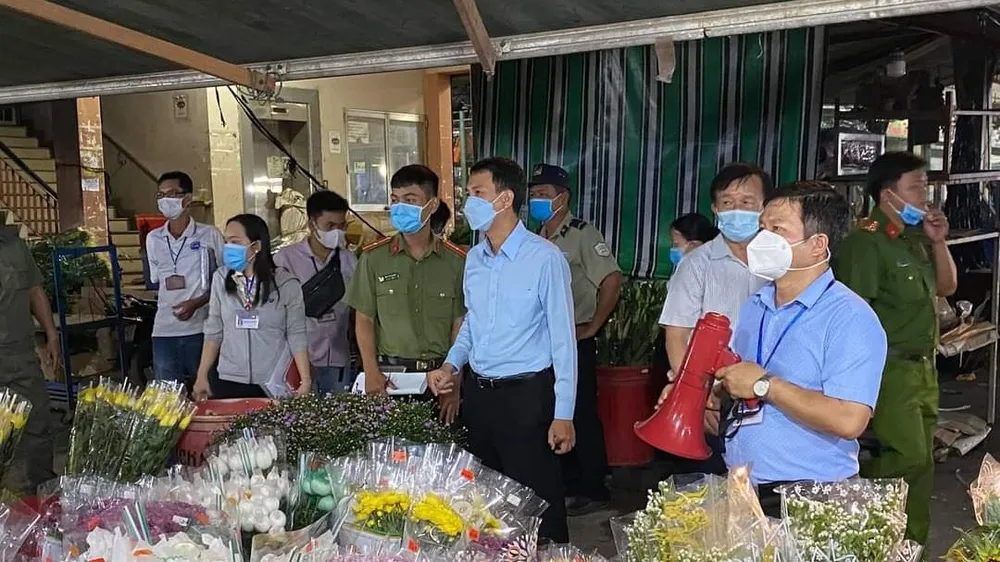 Tạm dừng hoạt động tập kết giao hàng trực tiếp tại Chợ đầu mối nông sản Thủ Đức