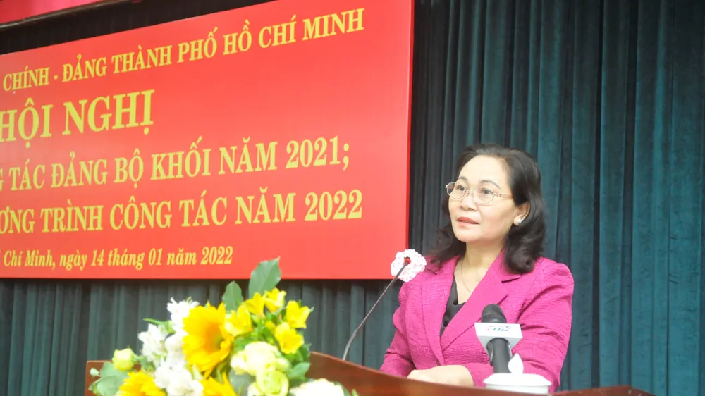 Chủ tịch HĐND TPHCM Nguyễn Thị Lệ phát biểu tại hội nghị. Ảnh: CAO THĂNG