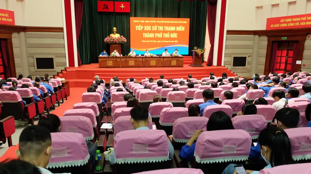 Giúp thanh niên tiếp cận quy chuẩn đối với người sử dụng mạng xã hội