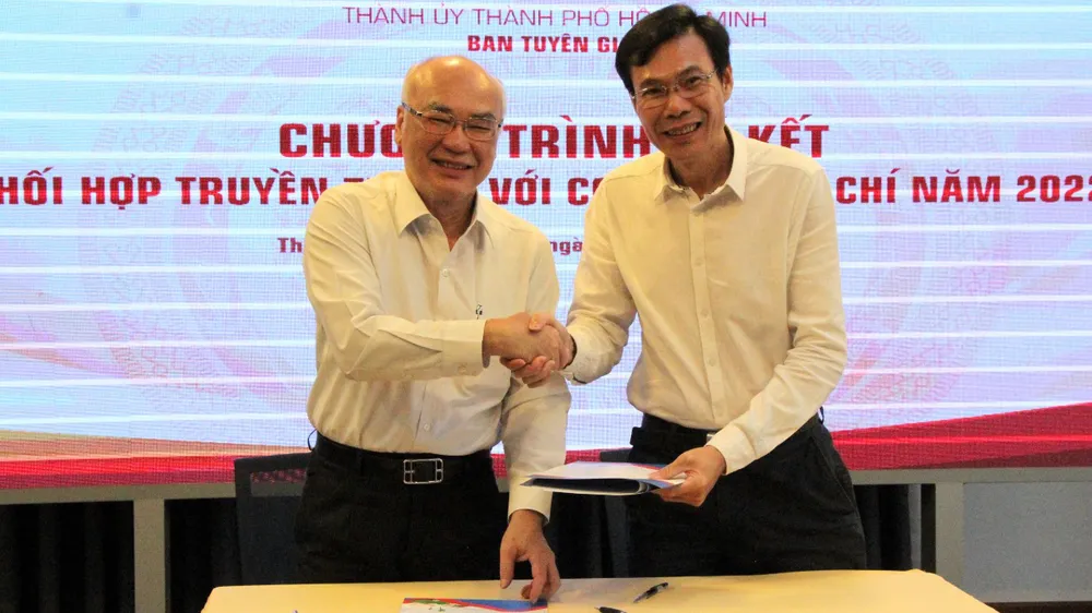 TPHCM ký kết phối hợp truyền thông với 21 cơ quan báo chí