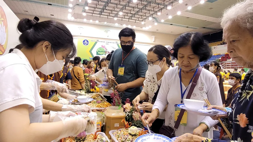 Ngày hội buffet chay vận động hơn 4,5 tỷ đồng ủng hộ Quỹ Vì người nghèo