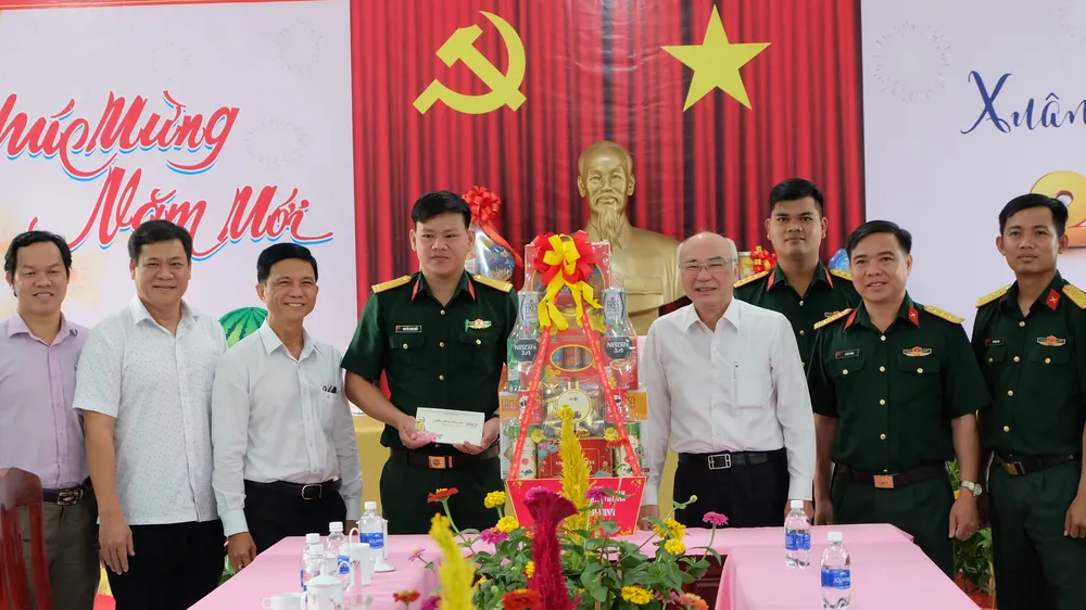 Trưởng Ban Tuyên giáo Thành ủy TPHCM thăm, chúc tết các đơn vị