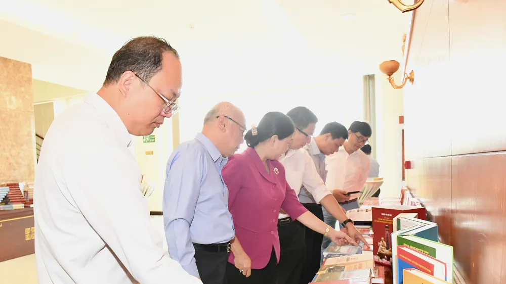 Làm cho lịch sử Đảng thấm sâu hơn vào mỗi cán bộ, đảng viên và nhân dân
