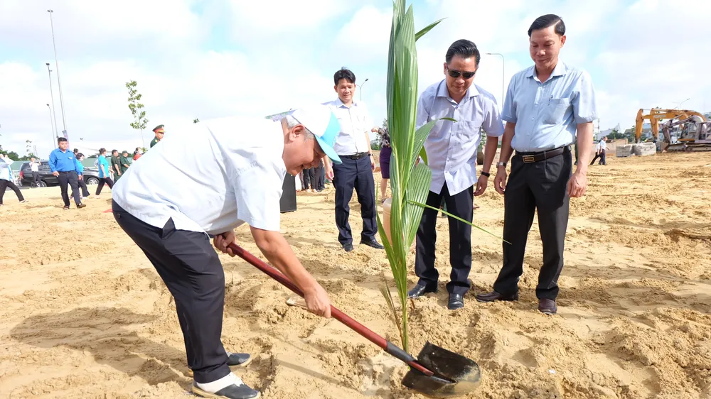 Quận 7 thí điểm xây dựng cảnh quan ven ao hồ, kênh rạch