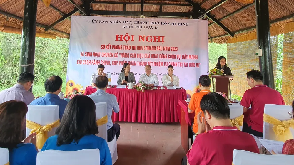 Phối hợp thi đua hoàn thành tốt nhiệm vụ chính trị chung