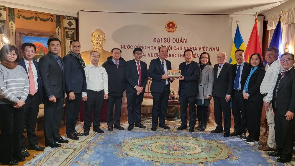 Đại sứ quán Việt Nam tại Thụy Điển đề nghị sớm thiết lập đường bay trực tiếp TPHCM - Thụy Điển