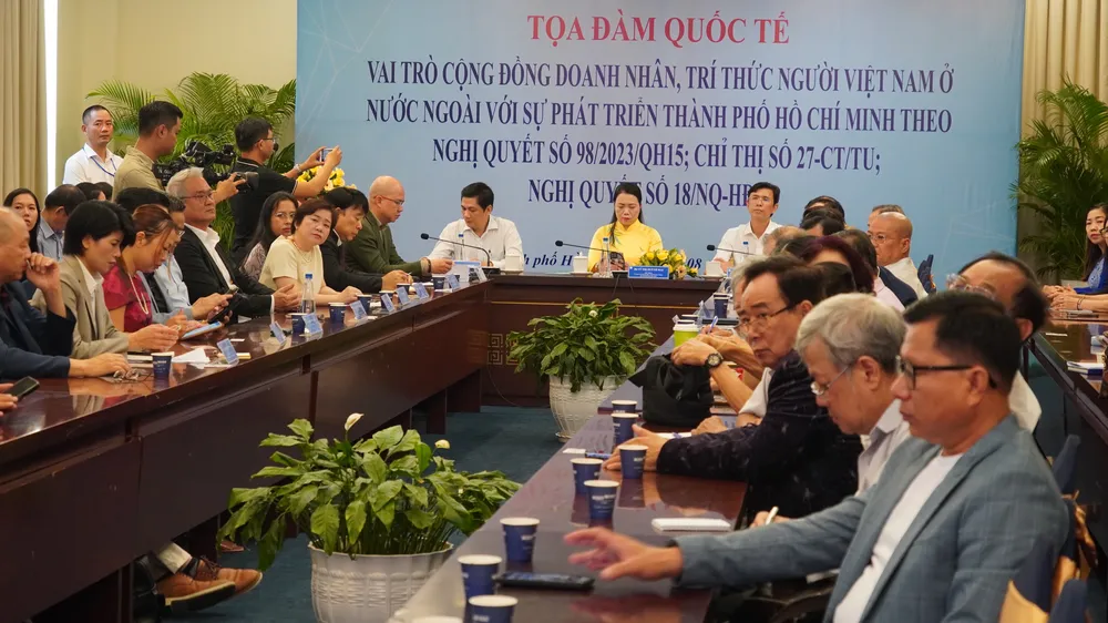 Xây dựng cơ sở dữ liệu về kiều bào