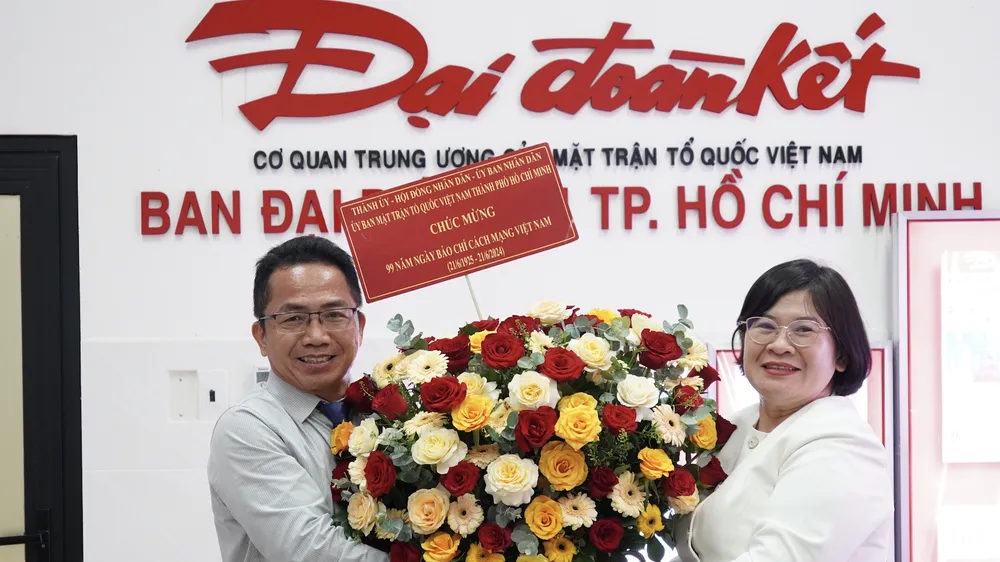 Trưởng Ban Tổ chức Thành ủy TPHCM Văn Thị Bạch Tuyết thăm, chúc mừng các cơ quan báo chí