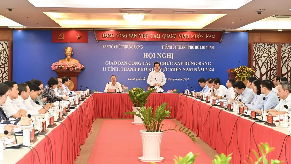 Ban Tổ chức Trung ương bàn giải pháp tháo gỡ khó khăn trong tổ chức xây dựng Đảng 