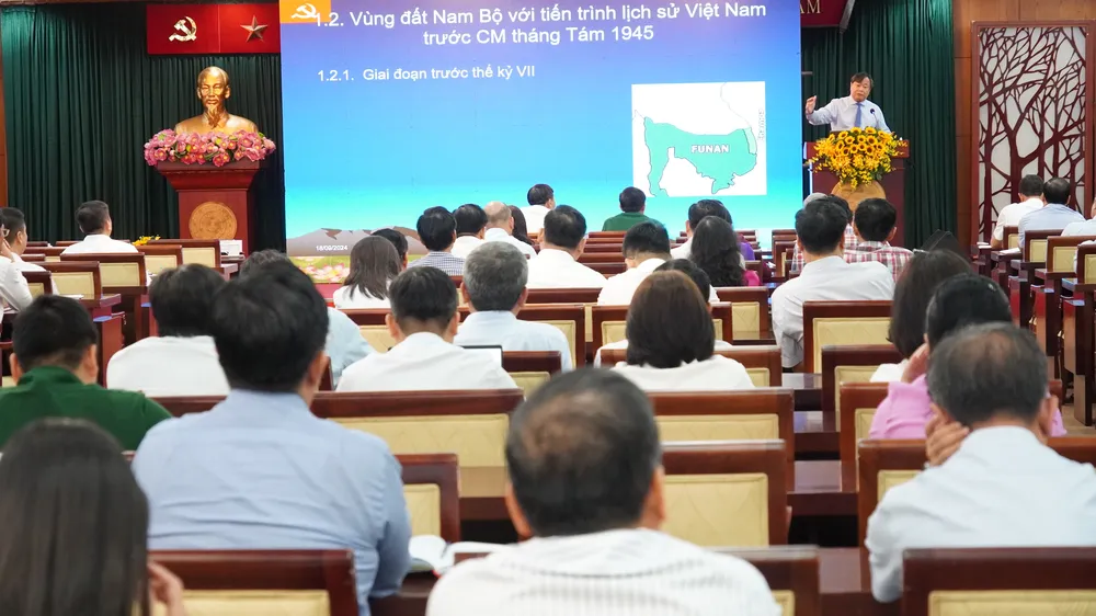 Tập huấn nghiệp vụ cho lực lượng đấu tranh phản bác các thông tin sai trái, thù địch