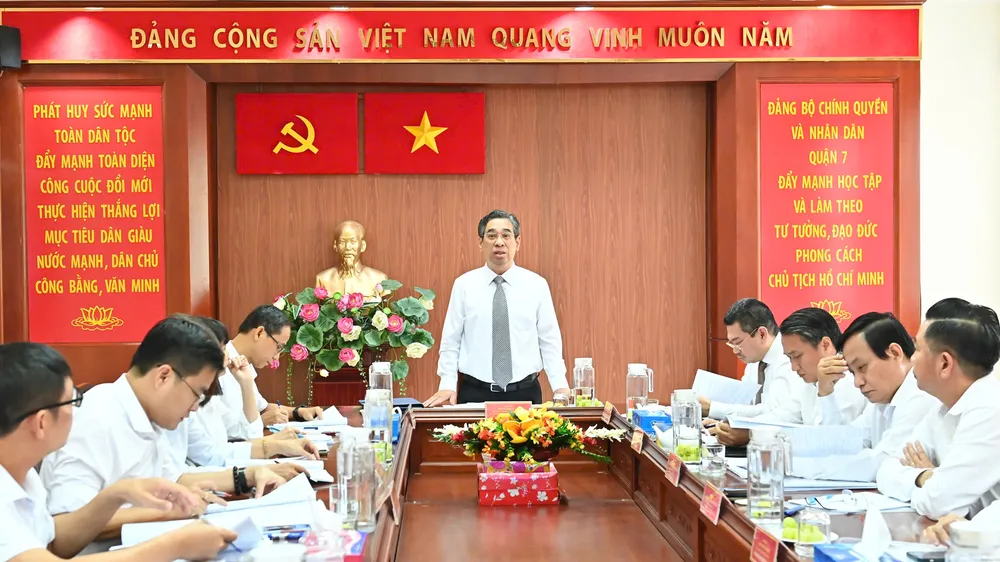 Tích hợp các văn bản chỉ đạo của Trung ương và TPHCM để chuẩn bị tốt nhất công tác tổ chức Đại hội Đảng bộ quận 7 nhiệm kỳ 2025-2030