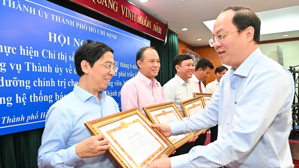 Đồng chí Nguyễn Hồ Hải: Đào tạo, bồi dưỡng lý luận chính trị cho phóng viên, biên tập viên là nhiệm vụ rất quan trọng và cấp thiết