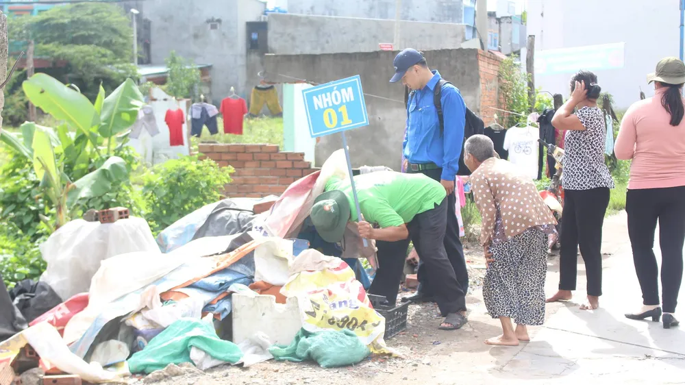 Ra quân dọn dẹp vệ sinh môi trường phòng chống sốt xuất huyết
