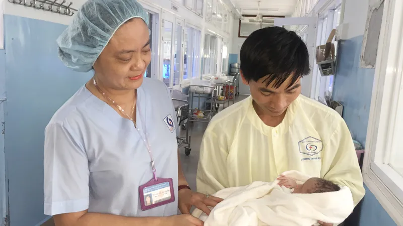 Mổ bắt con thành công và cứu mẹ hôn mê do ung thư di căn não