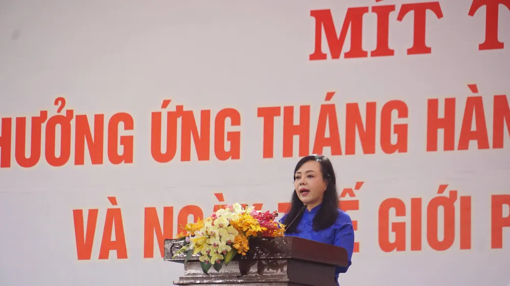 Bộ trưởng Bộ Y tế Nguyễn Thị Kim Tiến phát biểu tại lễ mít tinh