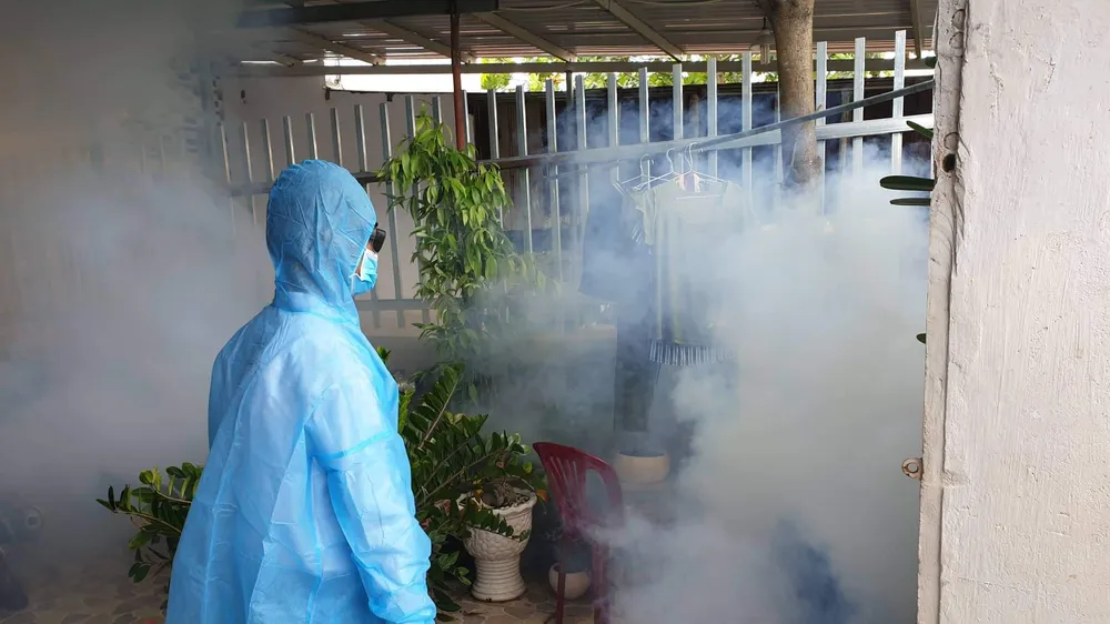  Khử khuẩn, khử trùng các trường học gần khách sạn có khách mắc virus Corona